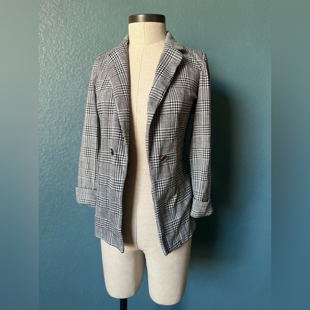 Women'sBlack‎ and white Plaid Blazer
